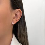 BRINCO GOTA VAZADA ZIRCÔNIA ROSA PRATA 925