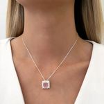 GARGANTILHA VENEZIANA PINGENTE QUADRADO ZIRCÔNIA ROSA LEITOSO E CRISTAL PRATA 925