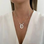 GARGATILHA CRAVEJADA LETRA F ZIRCÔNIA CRISTAL PRATA 925