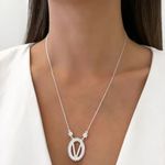 GARGANTILHA LETRA V CRAVEJADO ZIRCÔNIA CRISTAL PRATA 925