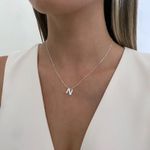 GARGANTILHA VENEZIANA COM LETRA V CRAVEJADA ZIRCÔNIA CRISTAL PRATA 925