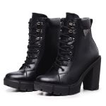Bota Coturno Feminino Com Cadarço Plataforma Tratorada Elegante Preto