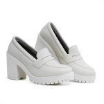 Mocassim Feminino Oxford Salto Alto Off White