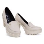 Mocassim Feminino Oxford Salto Alto Com Metal Off White