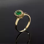 Anel de Esmeralda oval com Diamantes
