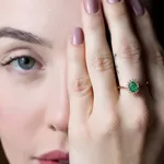 Anel de Esmeralda oval com Diamantes