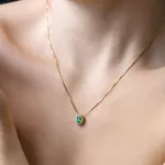 Colar de Esmeralda oval com Diamantes