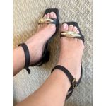 Sandália Gisele salto bloco 5cm Preta com metal dourado 