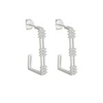 MEIA ARGOLA RETANGULAR 2 AROS DETALHE CRAVEJADO