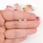 BRINCO INFANTIL LAÇO ZIRCONIA VAZADO