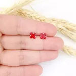 BRINCO ZIRCONIA QUADRADO VERMELHO 6MM