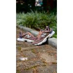 tenis new balance 9060 CHOCOLATE