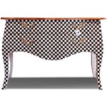 Cômoda Bombê Xadrez com Tampo em Madeira Natural - 125 x 50 CM.