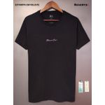 T-SHIRT BÁSICA PRETA NOME EMBORRACHADO 