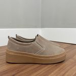 Slip On Carol - Couro Camurça Areia