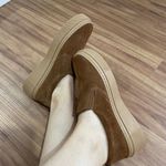 Slip On Carol - Couro Camurça Caramelo 
