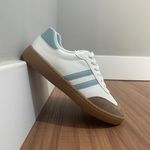 Tênis Maitê Branco/Azul Céu 