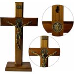 Cruz Crucifixo Madeira Com Cristo Metal Mesa e Parede 26cm