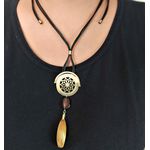 Colar Preto Ajustável Mandala e Capim Dourado By Kumbayá