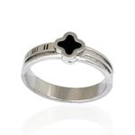 Anel Três Fios Com Trevo Preto Em Detalhe Romano Semijoia Aço Inox Prateado