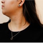 Conjunto Brinco e Colar Trevo Preto Liso Aço Inoxidável Dourado 