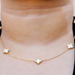 Colar Trevo Branco Aço Inoxidável Dourado