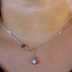 Colar Gravata Com Trevos Branco Aço Inoxidável