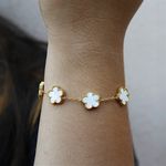 Pulseira Trevo Branco Liso Aço Inoxidável Dourado 