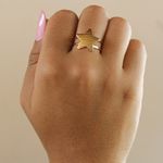 Anel Ajustável Estrela Texturizada Semijoia Banho de Ouro 18K 