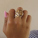 Anel Ajustável Chapa Martelada Semijoia Banho de Ouro 18K 