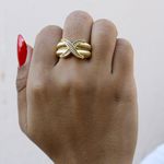 Anel Ajustável Trabalhado com X Cravejado Semijoia Banho de Ouro 18K