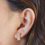 Brinco Hífen Semijoia Banho De Ouro 18k Zircônias Cravejadas