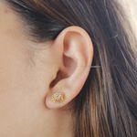 Brinco Pequeno Redondo Vazado Com Zircônia Incolor Semijoia Banho De Ouro 18k