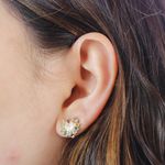 Brinco Coração Coroado De Zirconia Variada e Ponto De Luz By Kumbayá Joias
