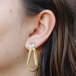 Brinco Lacraia e Zircônia Azul Safira By Kumbayá Joias