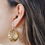 Brinco Argola Grossa Trabalhada Banho de Ouro 18K