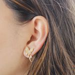 Brinco Borboleta Cravejada com Ramo Banho de Ouro 18K