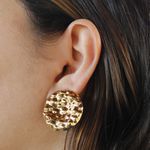 Brinco Redondo Martelado Banho de Ouro 18K