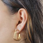 Brinco Meia Argola Três Fios com Zircônias Banho de Ouro 18K