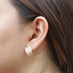 Brinco Meia Argola Retangular Cravejada Banho de Ouro 18K