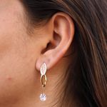 Brinco Base Oval Polido e Elos com Zircônia Incolor Banho de Ouro 18K