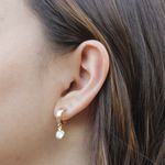 Brinco Argola com Pingente Ponto de Luz Zircônia Semijoia Banho de Ouro 18K
