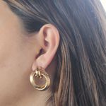 Brinco Dois Círculos Texturizados Banho de Ouro 18K