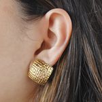 Brinco Quadrado Texturizado Banho de Ouro 18K