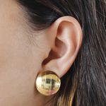 Brinco Chapa Redonda Escovada M Banho de Ouro 18K