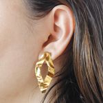 Brinco Losango Orgânico Banho de Ouro 18K