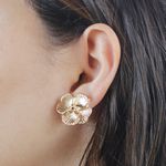 Brinco Orquídea Banho de Ouro 18K