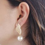 Brinco Folhas com Pérola Banho de Ouro 18K