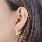 Brinco Argola Quadrada com Zircônias Banho de Ouro 18K