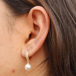 Brinco Argolinha Cravejada e Pérola Banho de Ouro 18K